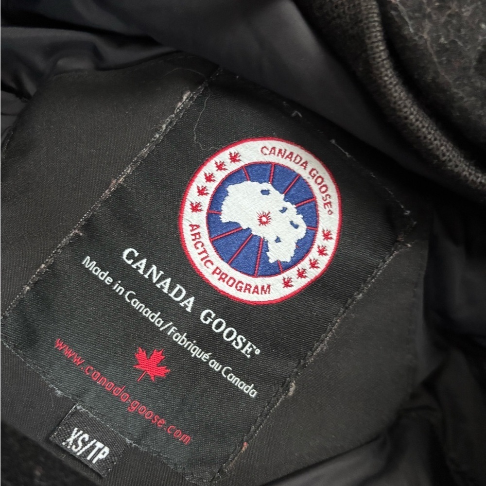 Canada Goose Kensington Parka Black Jacket with Logo Patch - Picture 9 of 15